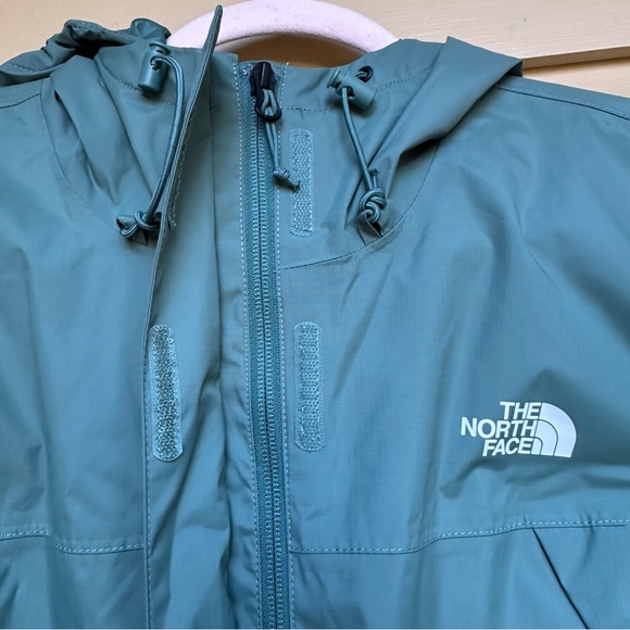 The North Face Green Women's Jacket - Picture 6 of 9